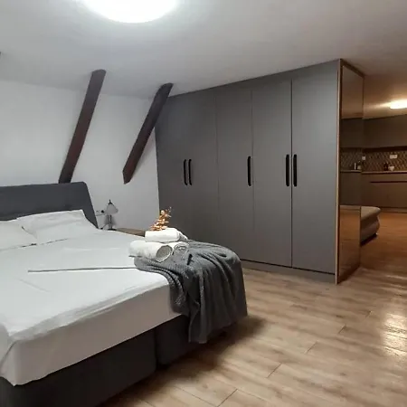 Gm 15 Apartment